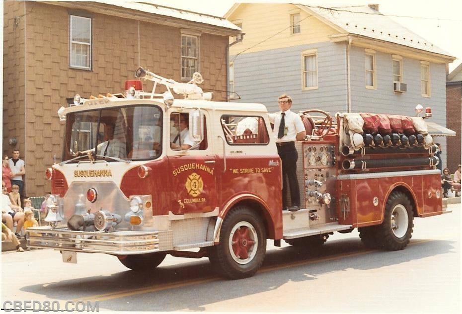 1971 Mack CF600 Pumper