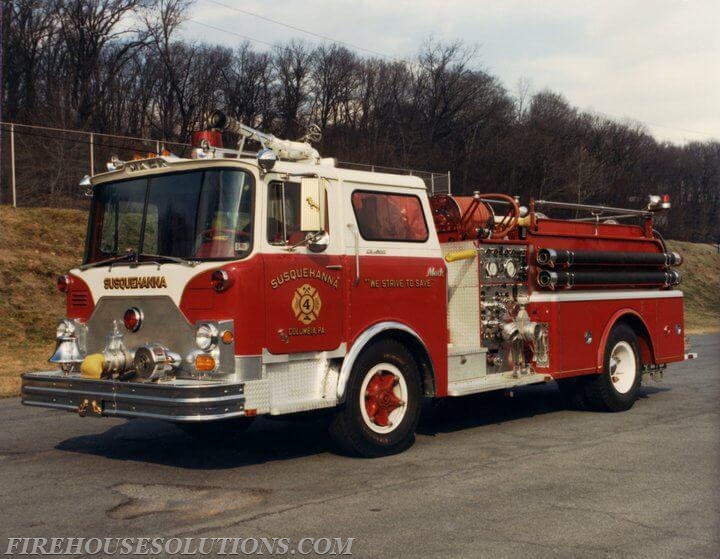 1971 Mack CF600 Pumper